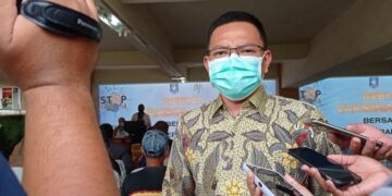 Sikapi Antrian BBM di SPBU, DPRD Babel Sesalkan Lambannya Penanganan di Lapangan