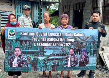 Akhir Tahun 2021, AMK Babel Bagikan Paket Sembako