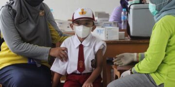 DPR Desak Kepala Daerah Percepat Vaksinasi Anak Usia 6-11 Tahun