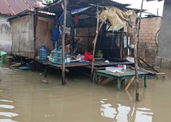 Banjir Rob Kembali Rendam Rumah Warga di Pesisir Muntok