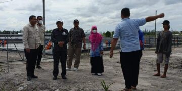 Pansus Raperda Pembudidayaan Tinjau Lokasi Budidaya Ikan dan Udang Vaname