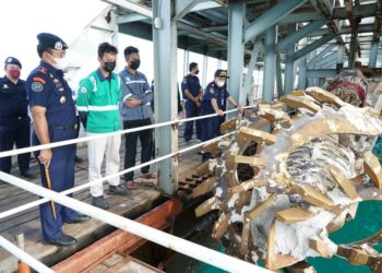 KKP Setop Operasi Kapal Penambang Pasir Timah di Perairan Bangka