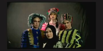 Cual Babel Melenggang di Paris Fashion Show 2022