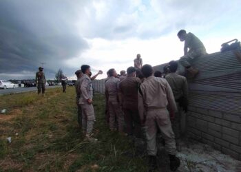 Dianggap Berdiri di Tanah Pemda dan Tanpa IMB, Pemkab Bangka Bongkar Pagar Milik PT SMP
