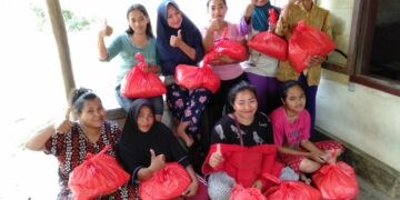 SMSI Babel dan AITI Bagikan Paket Ramadhan