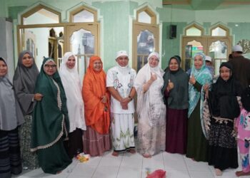 Jamaah Dari Salah Satu Masjid Tertua di Parit Lalang Tertawa Lepas