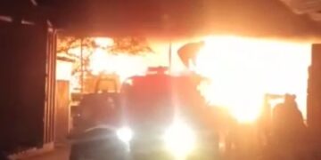 Gudang Buah di Pasar Induk Pangkalpinang Dilahap Si Joga Merah, Satu Unit Mobil Truk Terbakar