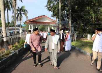 Usai Sholat Ied, Molen Jamu Masyarakat di Rumah Dinas Walikota