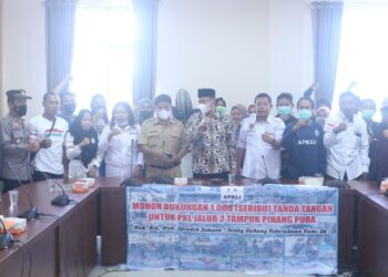 Gedung DPRD Kota Pangkalpinang Didatangi Puluhan PKL, Ada Apa?