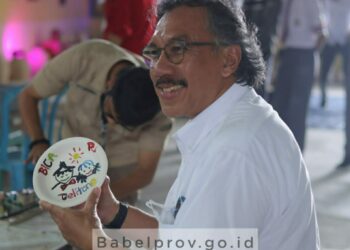Pj Gubernur Babel Kagum Kreativitas Pengrajin Diorama Keramik Belitung