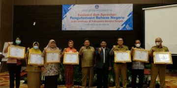 Evaluasi dan Apresiasi Pengutamaan Bahasa Negara, Kabupaten Bangka Tengah Raih Tujuh Penghargaan