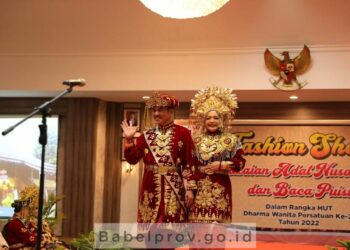 Busana Adat Nusantara Melenggang di HUT Darma Wanita Persatuan Provinsi Babel