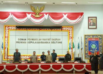 Ketua DPRD Babel Herman Suhadi Pimpin Rapat Paripurna Penyampaian Tiga Agenda