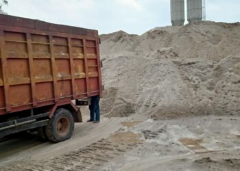 Pengusaha Tambak Udang dan Perusahaan Beton Tampung Pasir Ilegal?
