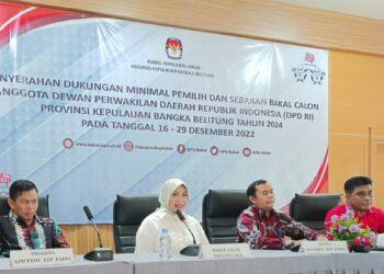 Maju DPD RI, Dinda Rembulan Emron Serahkan Berkas Dukungan ke KPU Babel