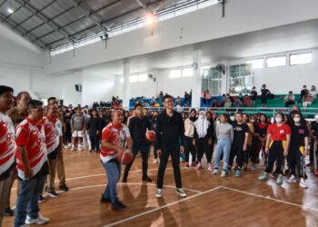 Buka Turnamen Basket di Gor BMNL Pangkalpinang, Molen: tunjukkan kalian punya potensi