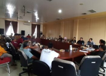 Datangi Kantor DPRD Pangkalpinang, Warga Keluhkan Bau Sampah Menyengat dari TPA Parit 6