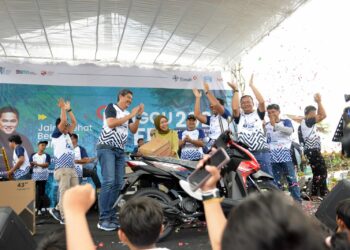 Warga Sungailiat Antusias Ikuti Jalan Sehat Bersama BUMN, Begini Keseruannya