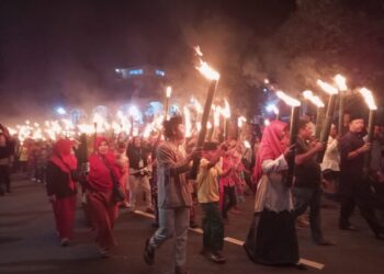 Lestarikan Pawai Obor di Dusun Daya Baru, Begini Kolaborasi PT Timah Tbk dengan Pemuda Setempat