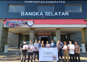Jelang Lebaran, PT Timah Tbk Serahkan Ribuan Paket Sembako untuk Warga Bangka Selatan 