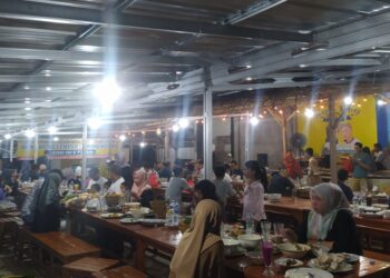 Buka Puasa Bersama, Mantan Sekda Pangkalpinang Ini Akui Jatuh Cinta dengan Cita Rasa Lempah Kuning Muara