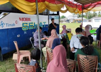 Mobil Sehat PT Timah Tbk Berikan Pelayanan Kesehatan Bagi Ratusan Warga Desa Kulur 