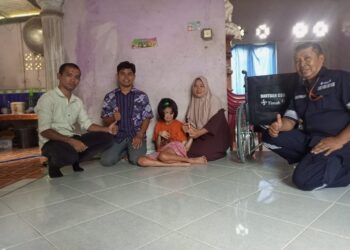 Lansia dan Disabilitas di Bangka Barat Terima Bantuan Kursi Roda dari PT Timah Tbk 