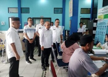 Pastikan Pelayanan Publik Lancar, Wali Kota Molen Datangi Sejumlah OPD