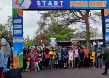 Ramai Banget, Ribuan Warga Belitung Timur Ikuti Pekan Sehat PT Timah Tbk di Pantai Nyiur Melambai 