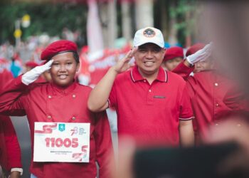 Walkot Pangkalpinang Beri Hormat ke Peserta Pawai Baris Berbaris, Pesankan Mental Yang Tangguh