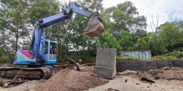 PT Timah Tbk Pasang Penahan Abrasi Air Laut, Warga kini Bisa Lebih Tenang Karena Air Tak Lagi Masuk ke Rumah 