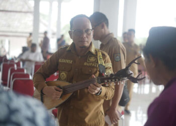  Rembuk Bareng Seniman Kite, Bupati Algafry Inginkan Produksi Musik Dambus Khas Bangka Tengah