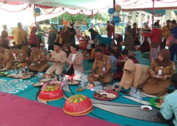Walkot Molen Nganggung Bareng di SLB Negeri Pangkalpinang, Disambut Ceria dan Terharu Dipeluk Siswa