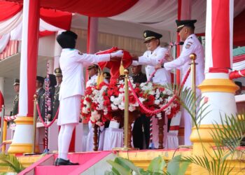 Wakil Walikota Sopian Jadi Inspektur Upacara Penurunan Bendera Merah Putih HUT Ke-78 RI