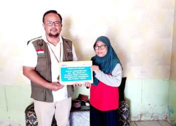 Dua Warga Belitung Timur Terima Bantuan Biaya Pengobatan dari PT Timah Tbk