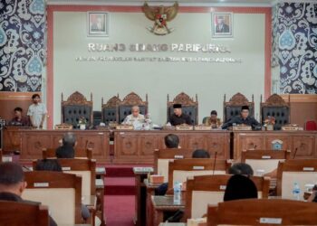 Walkot Pangkalpinang Tanggapi Pandangan Umum Fraksi Terhadap Tiga Raperda Pada Rapat Paripurna DPRD