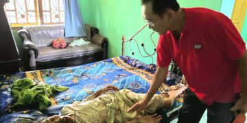 Mina Terharu saat Ibunya Terbaring Sakit Mendapat Perhatian Rudianto Tjen