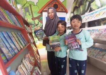 Lewat Taman Baca Stannia, PT Timah Tingkatkan Wawasan Para Pelajar Tentang Tertib Lalu Lintas 