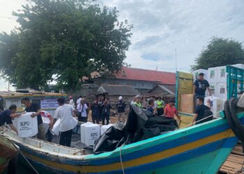 H-3 Jelang Pencoblosan, KPU Basel Mulai Distribusikan Logistik Pemilu di Pulau-pulau