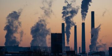Mengkaji Ulang Penggunaan Amonia dalam Upaya Transisi Energi dari PLTU