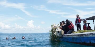 Puluhan Rumpon Ditenggelamkan di Perairan Air Antu, Upaya PT Timah Tingkatkan Hasil Tangkapan Nelayan