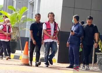 Kejagung Serahkan 10 Tersangka Perkara Korupsi Timah ke Kejari Jaksel, Siapa Saja?