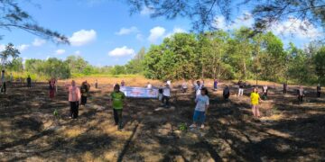 PT Timah Tanam 48 Pohon Lokal di Kampoeng Reklamasi Air Jangkang 