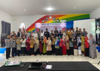 Program Timah Mengajar Edukasi Guru di Belitung Timur Tentang Penulisan Karya Ilmiah Populer 