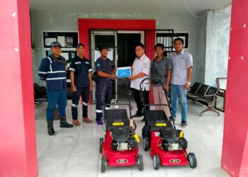 PT Timah Tbk Serahkan Dua Unit Mesin Potong Rumput ke Desa Pasir Putih, Kades Ungkap Hal Ini