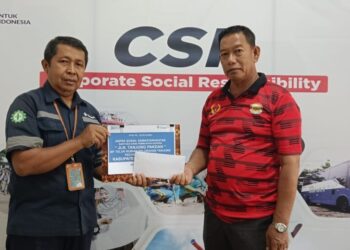 Dirikan Gapura Bersama Warga, PT Timah Percantik Kawasan Wisata di Tanjung Pakdan 