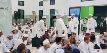 Hidayat Arsani Pererat Silaturahmi Melalui Perayaan Maulid Nabi di Desa Kace Timur
