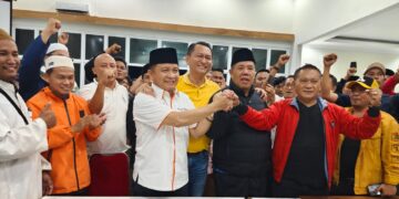 Hidayat Arsani Tak Kuasa Menahan Air Mata Usai Deklarasi Raih Kemenangan Pilgub Babel