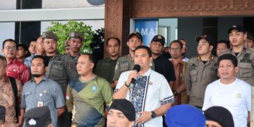 Masa Aksi Datangi Kantor Walikota Pangkalpinang, Budi Utama Pastikan Netralitas ASN Terjaga