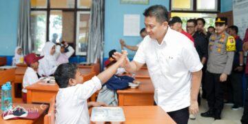 PT Timah Tbk Dukung Program Makan Bergizi Bagi Pelajar di Bumi Laskar Pelangi